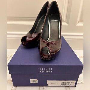 Stuart Weitzman Victoria Tinto Quasar burgundy patent leather heel